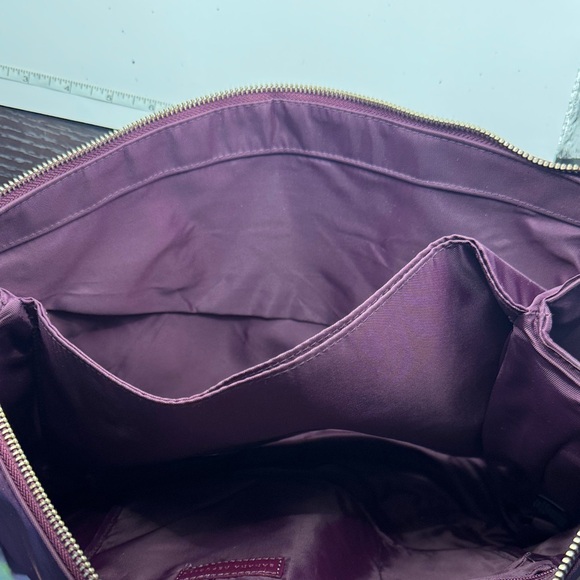 Banana Republic Elegant Burgundy Women’s Shoulder Bag w/ Zip-Top Closure 🍷👜✨ - Picture 10 of 11